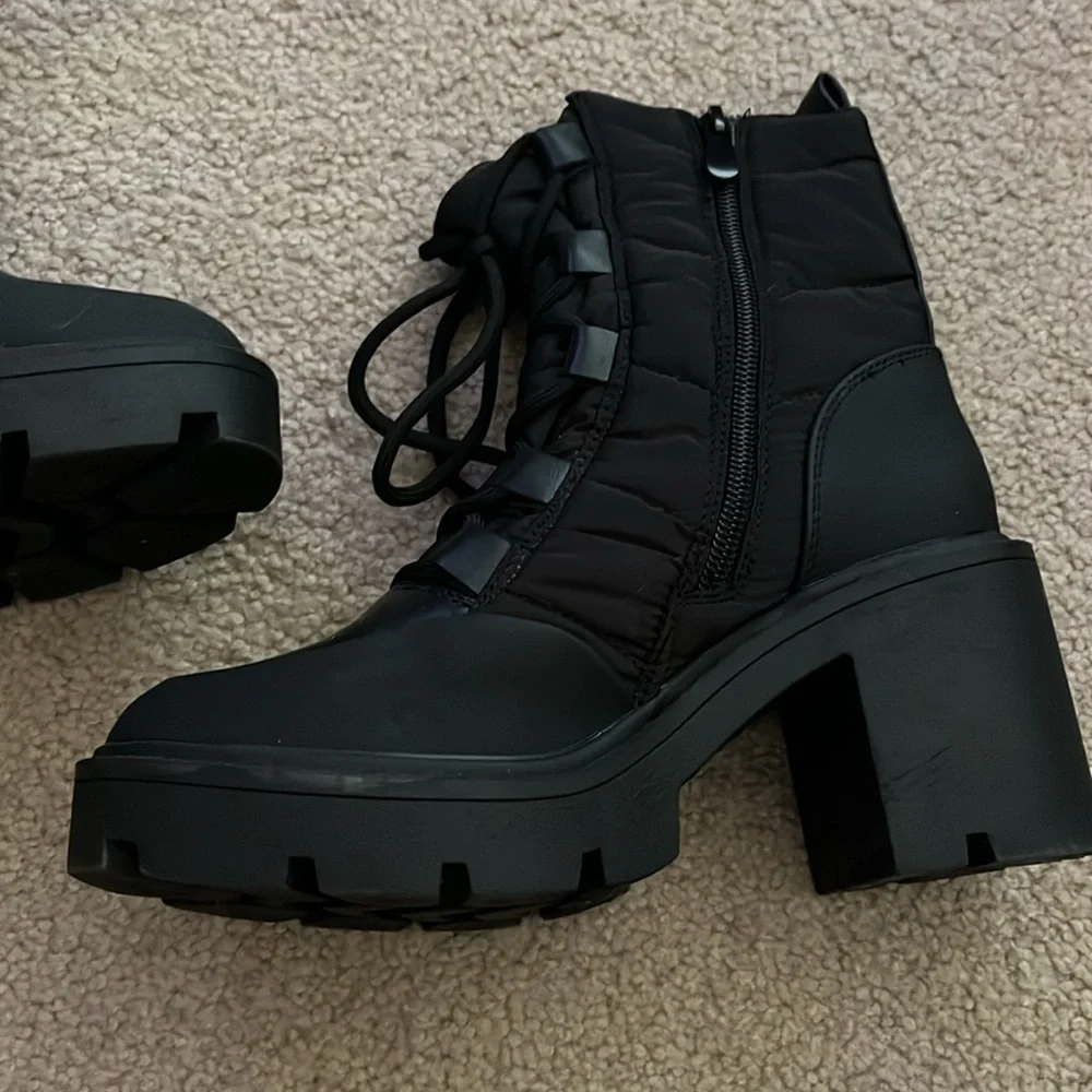 “Dream Pairs- Platform Combat Boots size 6”